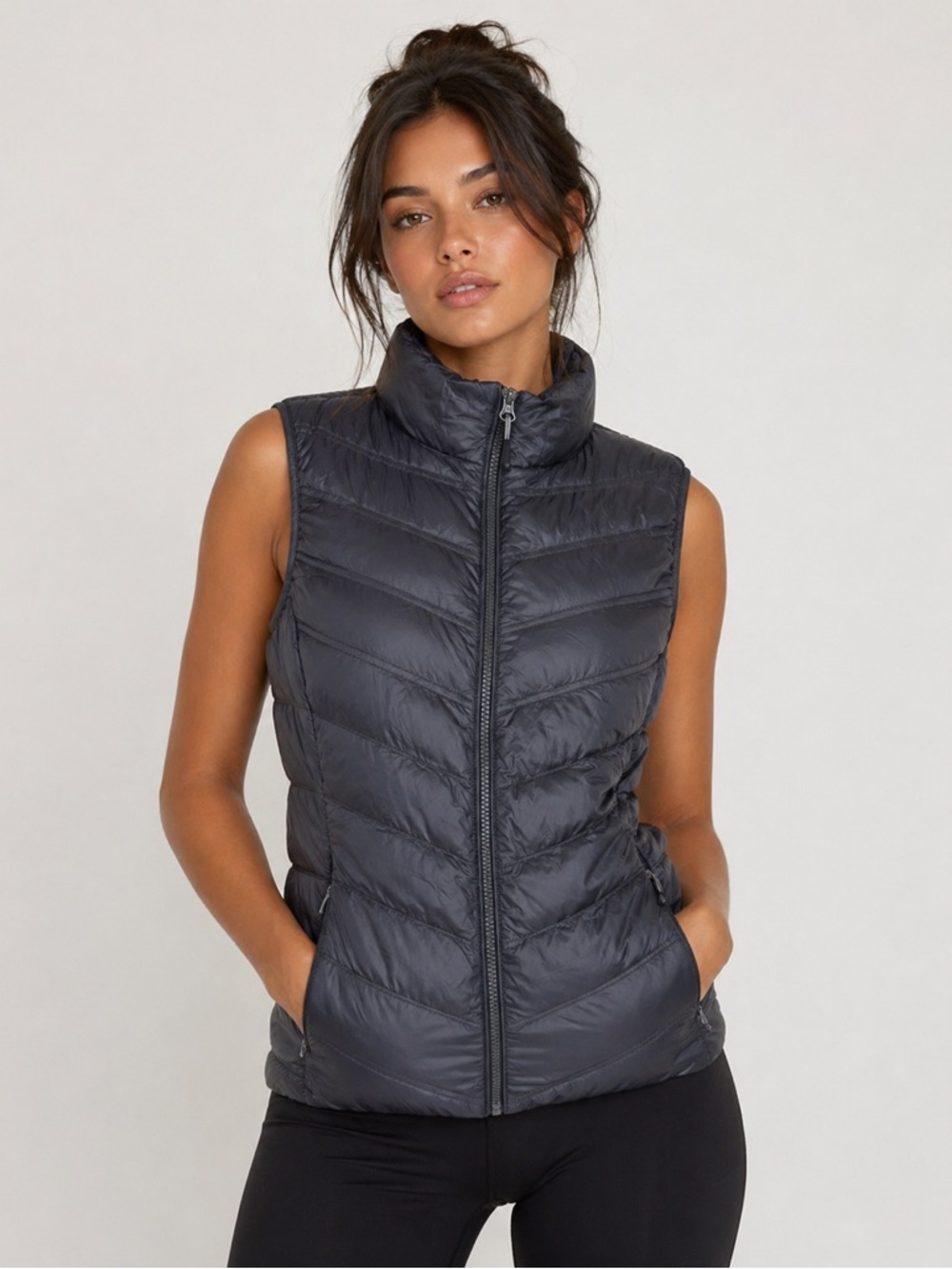 32 Degrees BLACK BUTTERY SOFT PUFFER VEST SIZE MEDIUM NWOT- Stay cool but classy
